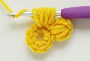 Crochet flower instructions1