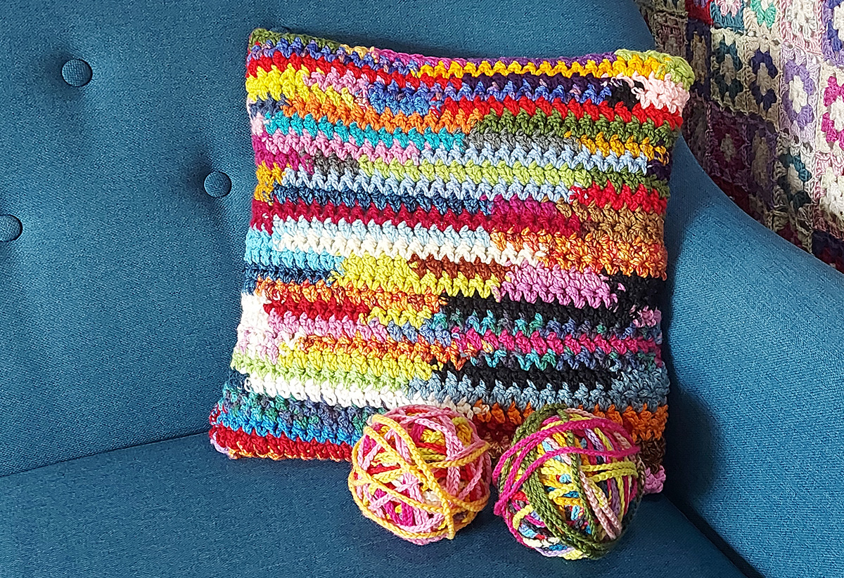 crochet scrap yarn cushion